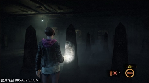 《生化危机启示录2》第3章克莱尔墓碑之谜解法