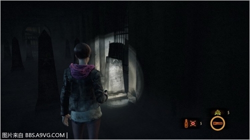 《生化危机启示录2》第3章克莱尔墓碑之谜解法